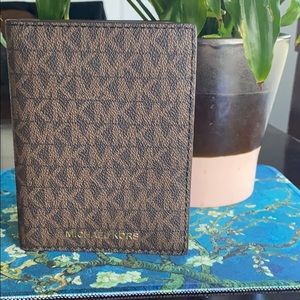NET Michael Kors Travel Passport Wallet